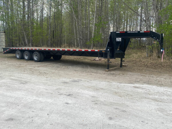 36' Gooseneck Trailer (30,000 gvw)